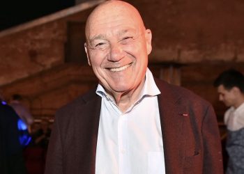 ვლადიმერ პოზნერი თბილისში განვითარებულ მოვლენებს ეხმაურება