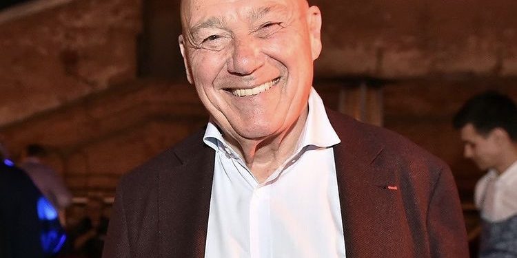 ვლადიმერ პოზნერი თბილისში განვითარებულ მოვლენებს ეხმაურება