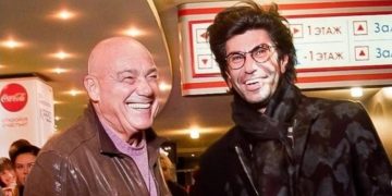 “ვერც კი ვი­ოც­ნებ­დი, რომ მის პი­რად დღე­სას­წა­უ­ლებ­ზე ვიქ­ნე­ბო­დი ერთ-ერთი მიწ­ვე­უ­ლი სტუ­მა­რი” – პოზნერის სტუმრებს შორის ბალერონი ნიკოლოზ ცისკარიძეც იყო