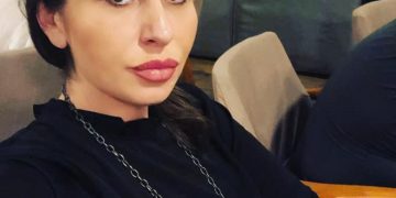 “ძირს არაკაცები! ახლა უფრო კარგად ვხვდები, რატომ ხვდებოდა თავში ჩემი ძალიან მძიმე ჩანთები მამრობით სქესს”