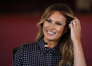 მელანია ტრამპის პირველი გამოჩენა თეთრი სახლის დატოვების შემდეგ