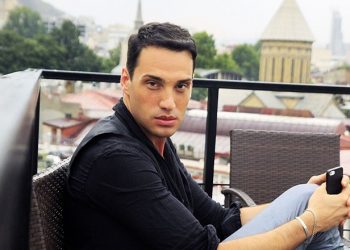 „აფრენამდე პოლიცია შემოვიდა, ჩემს სახელს აცხადებდნენ…- როგორ მოხვდა ნიკა ნიკვაშვილი მოსკოვის სასამართლოში