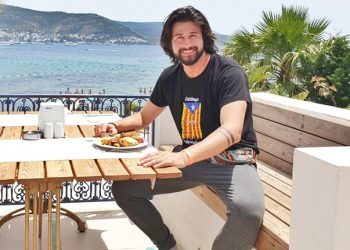 დაოკდით და გაიხედეთ ცოტა თქვენი დაფილერებული ცხვირების იქით – ვის მიმართავს გურამ შეროზია