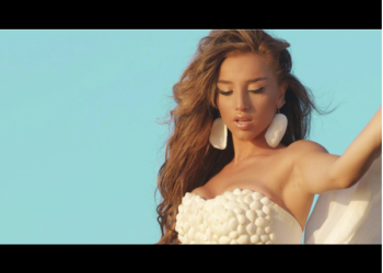 “რა მაგარ ტანზე ხარ…“ – ნუცა ბუზალაძის „ცხელმა ფოტოებმა“ გამომწერები აღაფრთოვანა (+PHOTO)