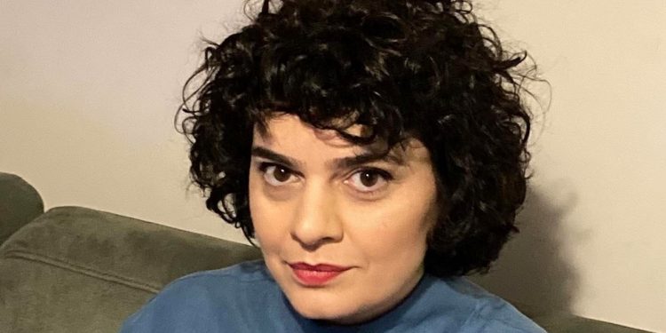 “მეც მეშინია თვითმფრინავის. მაგრამ! მაინც ვჯდები და მივეთრევი. შიშის გამო არ ვნახო “პარიჟი?” – ვის მიმართავს ქეთი დევდარიანი