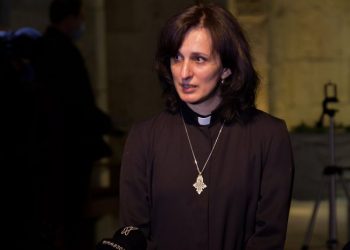 ჩემმა 71 წლის ორჯერ აცრილმა მამამ კოვიდი მშვიდობით გადააგორა, ვიღაცებს დღეს დედაც და მამაც წაართვა – რუსუდან გოცირიძე