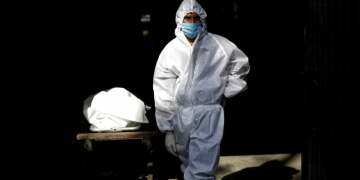 ჩემს კოლეგას დავურეკე, მოდი, არ მინდა ეს კაცი მარტოს ჩამაკვდეს ხელში-მეთქი – რას ყვებიან კოვიდკლინიკის ექიმები