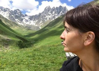 დედაჩემის კორონა დღითი დღე მძიმდება, ექიმი არ ჰყავს – მარიკა ბაკურაძე