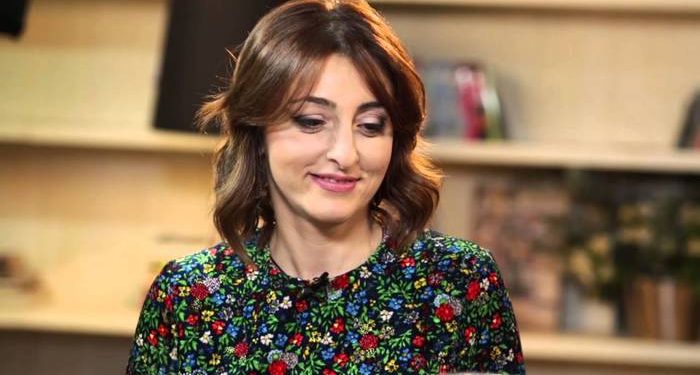 ნინო დარასელმა მისი სახლი „ჩემი ცოლის დაქალებში“ ამოიცნო – „კაკაჩიას მასწავლებლის სახლად გაუსაღებიათ“