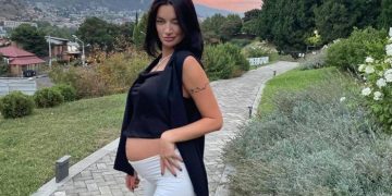 როგორ გამოიყურება ფეხმძიმე ალექსანდრა პაიჭაძე – მოდელის ახალი ფოტოები Instagram-იდან