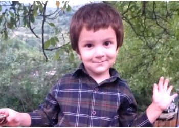 4 წლის გიორგი მესამე სართულიდან გადმოვარდა, ბეტონზე თავით დაეცა – პატარას საზოგადოების დახმარება ესაჭიროება