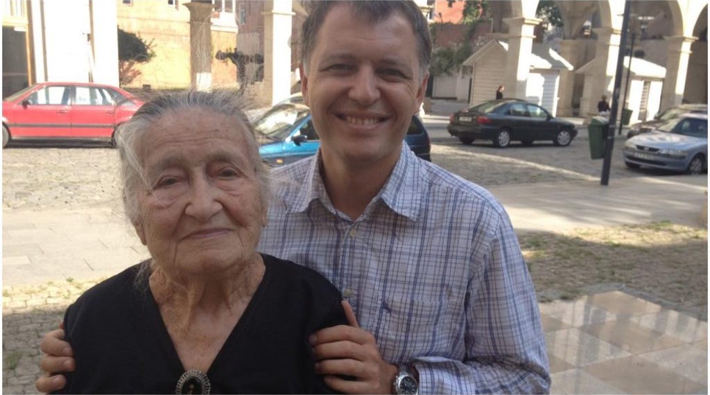 ერთი შეტყობინება გაუგზავნეთ ბებოს ან ბაბუს, როგორ გაუხარდებათ, იცით?! – გიორგი ფხაკაძე ახალგაზრდებს მიმართავს