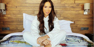 „ისეთი ლამაზია, ყბა ხელით დავიკეტე“ – სალომე გოგიაშვილის შვილის ფოტოებმა გამომწერები აღაფრთოვანა