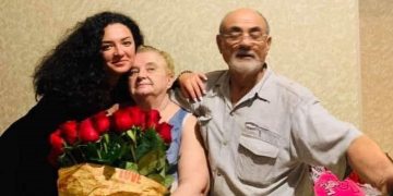 “ჩემთვის სულ 70 წლის ყველაზე ლამაზი და ფაფუკი დედიკო ხარ”- ნინი შერმადინი გარდაცვლილ დედას დაბადების დღეს ულოცავს