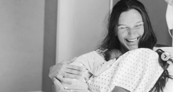 რა ფოტოებს აქვეყნებს პაატა იმნაძის შვილი მშობიარობის შემდეგ