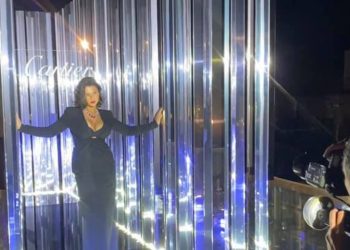 Video: ხატია ბუნიათიშვილი Armani Beauty-ის,  Barbara Baumel-ის და Cartier-ის სამკაულით, სამოსით და ვარცხნილობით