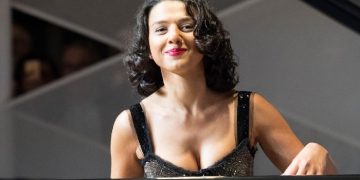 ხატია ბუნიათიშვილი ჰოლივუდის მსახიობთან ერთად გადაღებულ სურათს აქვეყნებს – ნახეთ ვინ არის ის