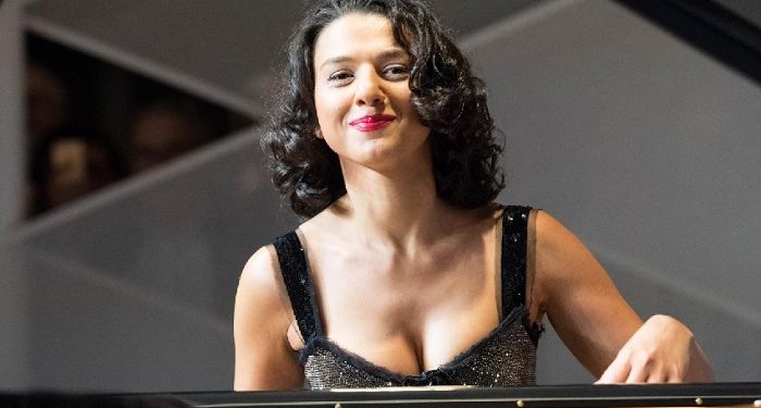 ხატია ბუნიათიშვილი ჰოლივუდის მსახიობთან ერთად გადაღებულ სურათს აქვეყნებს – ნახეთ ვინ არის ის