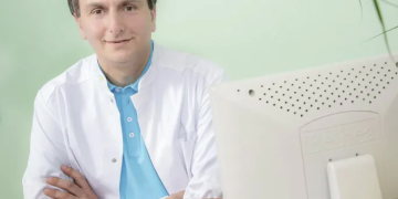 “სანამ საქართველოში არ დამთავრდება მიტინგზე ფულით მიზიდვების პრაქტიკა, მანამ გაგრძელდება ადამიანების დაფასოება 20, 50 და 100 ლარიან საქონელად” – იაგო ფრანგიშვილი