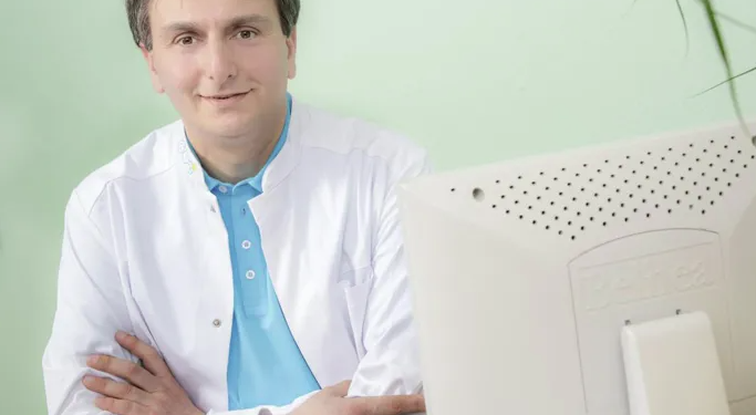 “სანამ საქართველოში არ დამთავრდება მიტინგზე ფულით მიზიდვების პრაქტიკა, მანამ გაგრძელდება ადამიანების დაფასოება 20, 50 და 100 ლარიან საქონელად” – იაგო ფრანგიშვილი