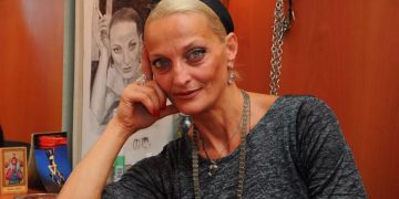 „ყურძნის კრეფაში დღეში 40 ლარს მიხდიდნენ, 20 დღეში ვიღებდი იმდენს, რამდენსაც აქ, დღე და ღამეს რომ ვასწორებ…“ – ნინო ლეჟავა 