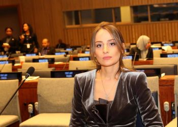 ნუნუკა თამაზაშვილი დედ-მამასთან ერთად გადაღებულ თბილ ფოტოებს აქვეყნებს – ფოტოები