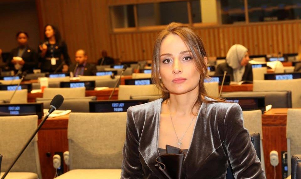 ნუნუკა თამაზაშვილი დედ-მამასთან ერთად გადაღებულ თბილ ფოტოებს აქვეყნებს – ფოტოები