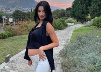 ალექსანდრა პაიჭაძე პატარა ვიქტორიას ფოტოს აქვეყნებს